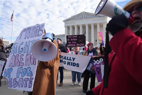 transen live|Supreme Court transgender case: Updates from oral arguments